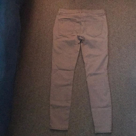 💥SALE💥 🔴2/$10 Refuge Light Mauve Skinny Jeans 8 - Picture 2 of 5